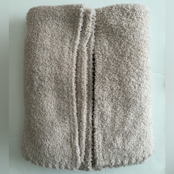 Barefoot Dreams CozyChic® Wearable Blanket Wrap Throw - Picture 7 of 8